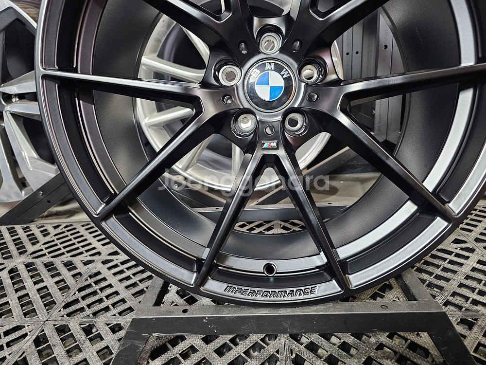 BMW G30 G60 5시리즈 763M 스타일 사틴블랙 20인치 신품휠--2