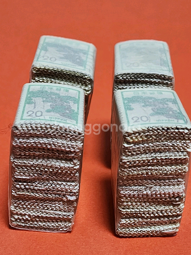 오래된 일본 우표 100장 다발 (20다발. 총 2,000장)일괄.--1