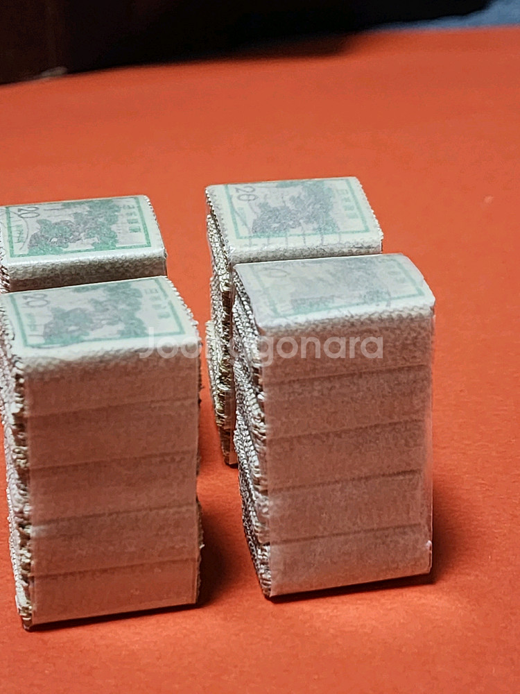 오래된 일본 우표 100장 다발 (20다발. 총 2,000장)일괄.--2