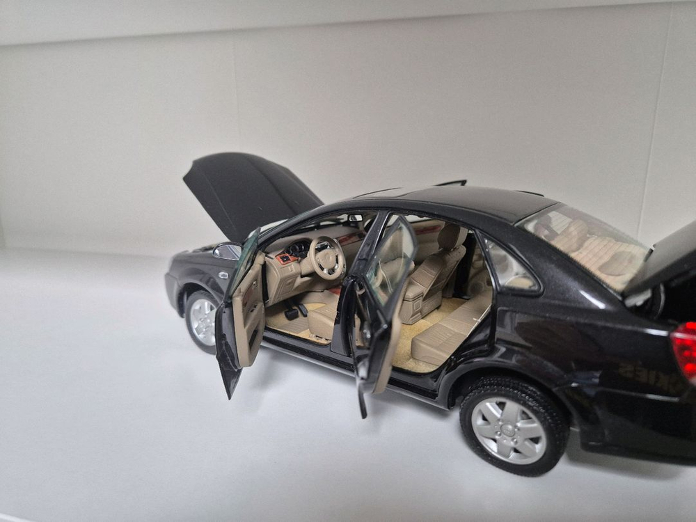 1:18 대우 라세티 세단 다이캐스트 판매--4