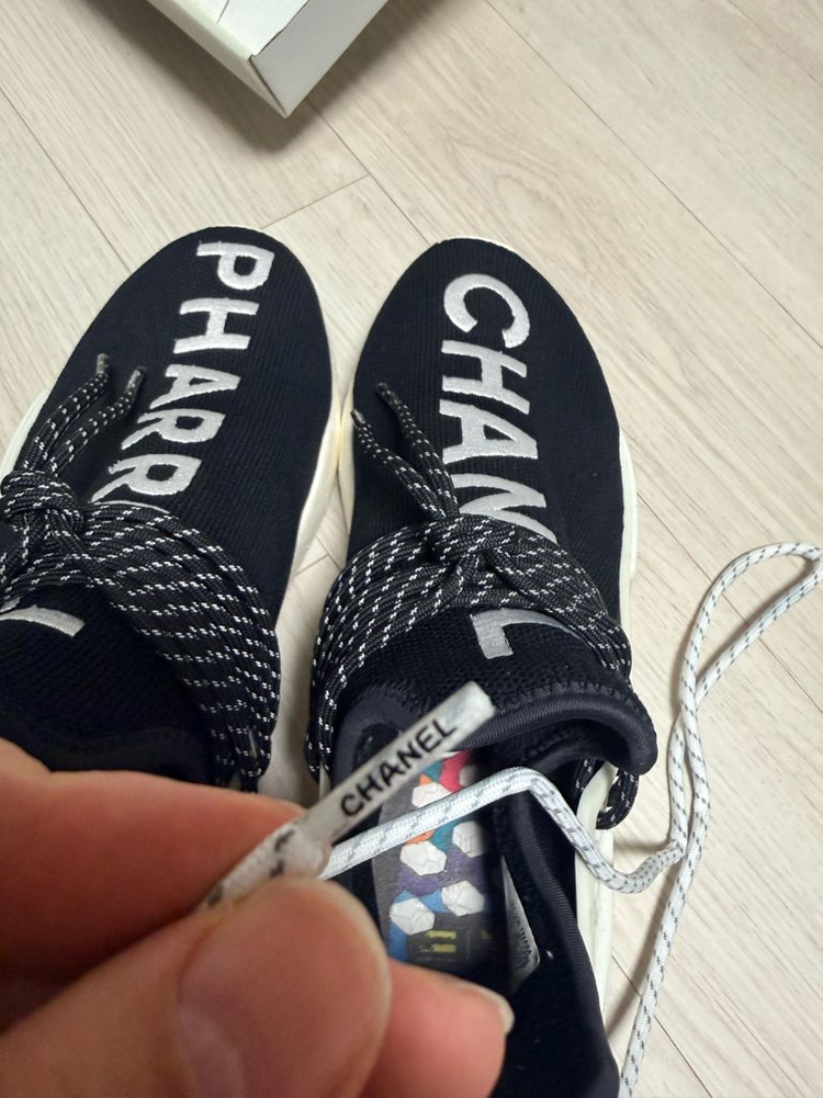 퍼렐 샤넬 nmd 42 이미지