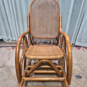 프렌치 빈티지 라탄 흔들의자 이미지