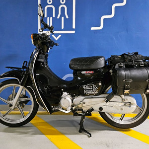 혼다 슈퍼커브 2023년식 블랙 팝니다.