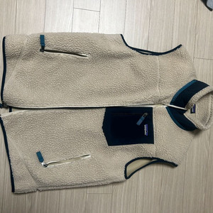 파타고니아 베스트 L사이즈 팝니다.