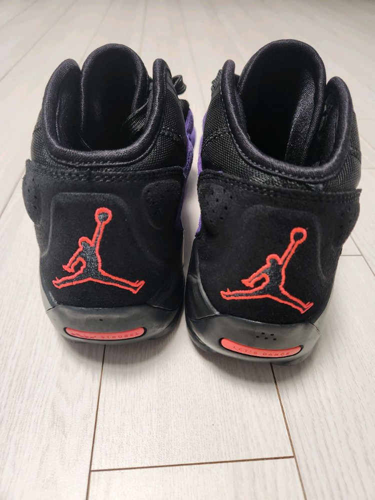나이키 조던 자이언 2 PF 코트 퍼플 블랙 사이즈250오염 하자없이 깨끗해요^^바닥닳음 거의 없어요세탁해뒀어요 이미지