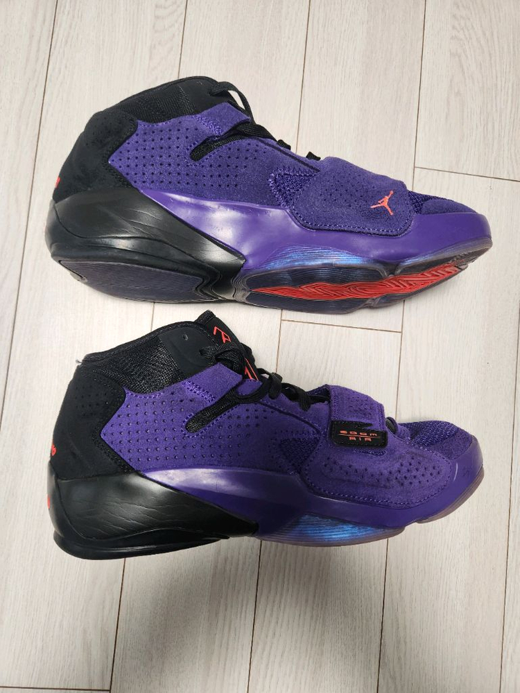 나이키 조던 자이언 2 PF 코트 퍼플 블랙 사이즈250오염 하자없이 깨끗해요^^바닥닳음 거의 없어요세탁해뒀어요 이미지