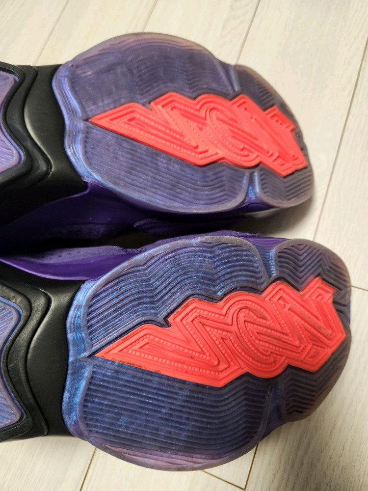 나이키 조던 자이언 2 PF 코트 퍼플 블랙 사이즈250오염 하자없이 깨끗해요^^바닥닳음 거의 없어요세탁해뒀어요 이미지