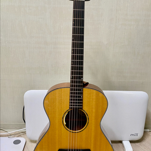 브리드러브 (테일러) 프리미어 콘서트 마호가니 기타