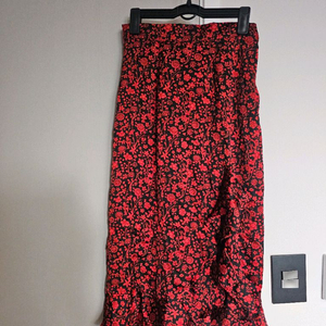 마쥬 플라워 셔링 스커트 36사이즈 텍달린 새상품