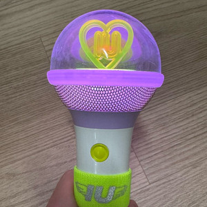 아이유 각종 굿즈 일괄 처분합니다