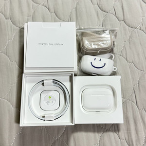 애플 에어팟프로 1세대 (무선충전) A급 판매합니다