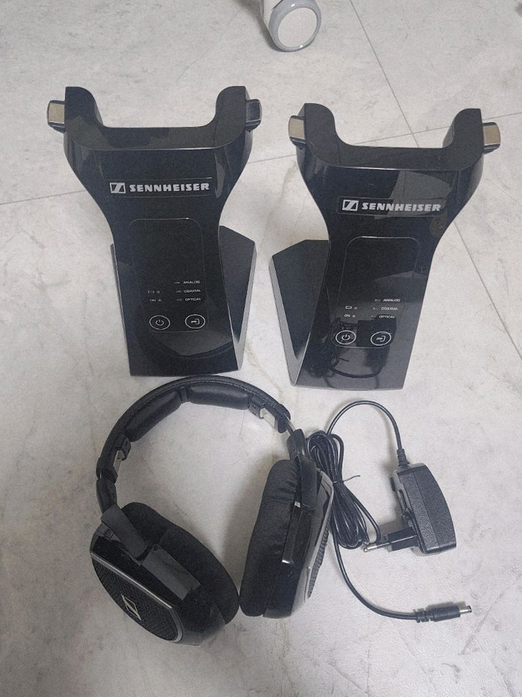 젠하이져 무선헤드폰 RS220 팝니다--5