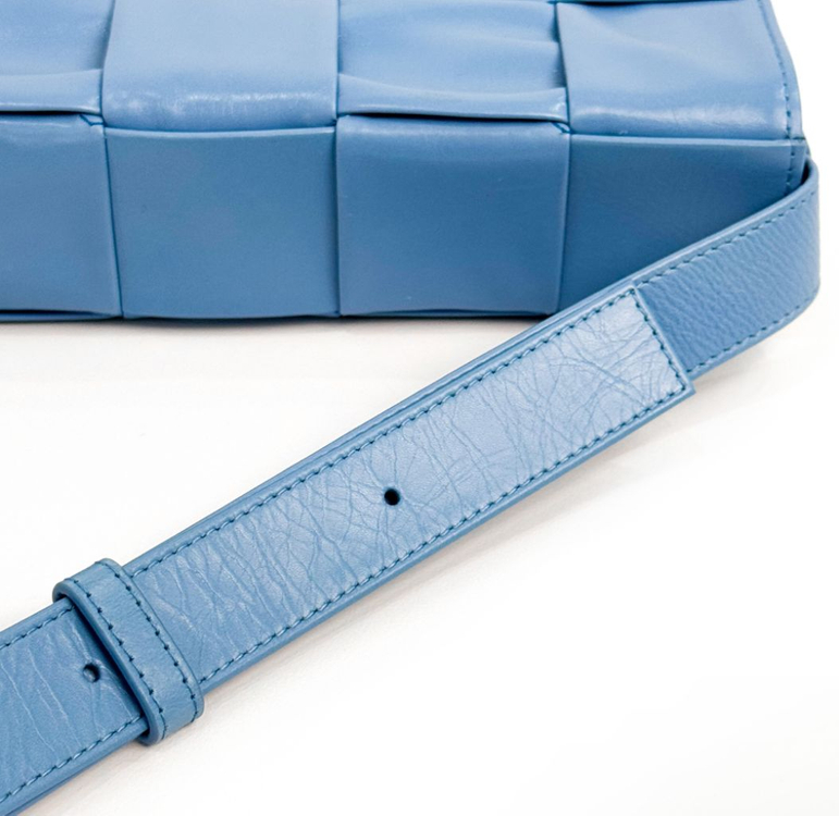 보테가베네타 유광 레더 카세트백 크로스백 윈드스웹트--5