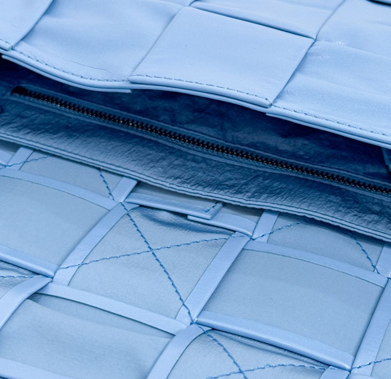 보테가베네타 유광 레더 카세트백 크로스백 윈드스웹트--7