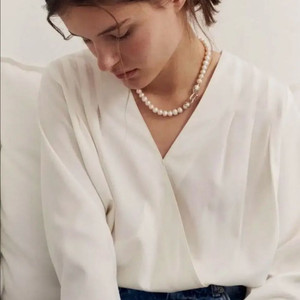 [새상품]lea 르에 핀턱 드롭 블라우스