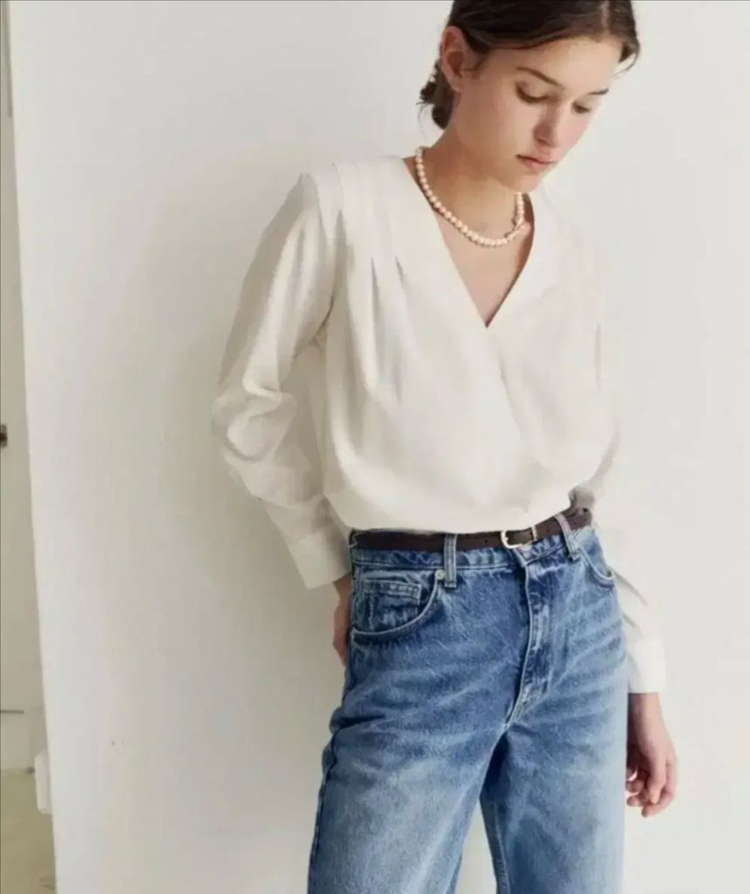 [새상품]lea 르에 핀턱 드롭 블라우스--1