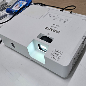 맥셀 MC-EX4551 중고빔프로젝터 회의실 골프장