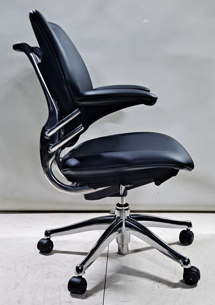 휴먼스케일 프리덤 태스크 가죽 의자--1