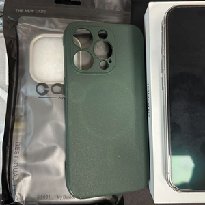 아이폰 15프로 512G 화이트 홍콩판 물리듀얼심 풀박