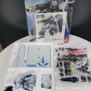 메탈빌드 블루프레임 풀웨폰 팝니다!