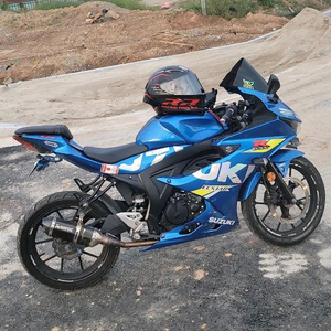 스즈키 GSX-R125 스포츠바이크 이미지