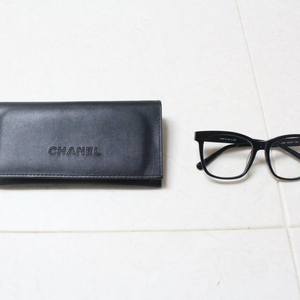샤넬 스퀘어 레터링 안경 CH3392