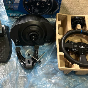 트러스트마스터 T300RS GT 레이싱 휠 + Trak Racer 거치대