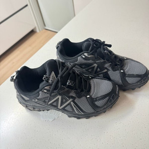 뉴발란스 블랙 운동화 245