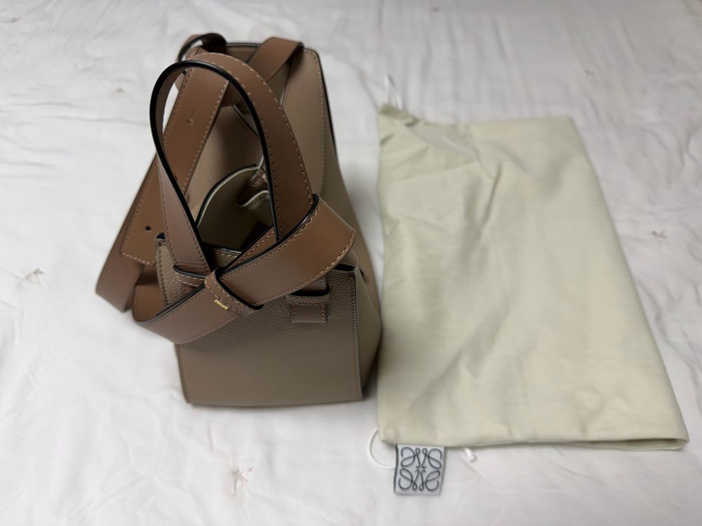 로에베 해먹백 컴팩트 베이지--1