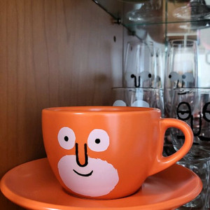 장줄리앙 산타 커피잔 판매 이미지