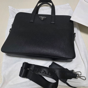 프라다 사피아노 레더 서류가방(정품x)