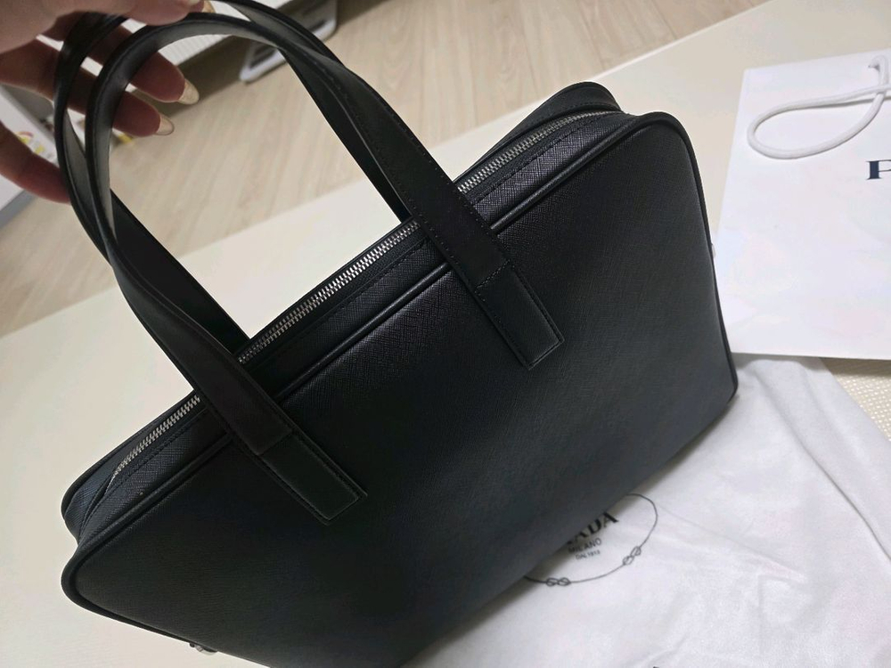 프라다 사피아노 레더 서류가방(정품x)--2