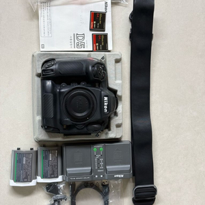 니콘 d5 정품팝니다. 125만원