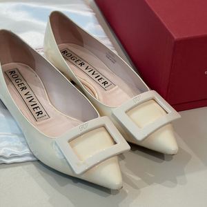 로저비비에 고메틴 플랫 오프화이트 36.5