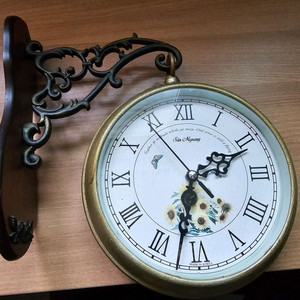 국산 엔틱 양면 벽시계 (지름 : 20cm)