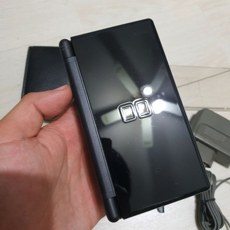 닌텐도 ds lite 게임기와 동물의숲ds팩 판매 이미지