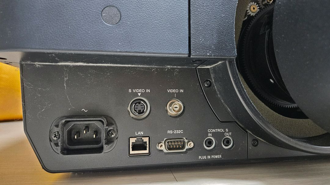 소니빔프로젝터Vpl-FHZ700L--1