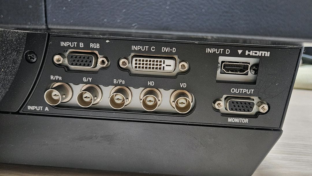 소니빔프로젝터Vpl-FHZ700L--2