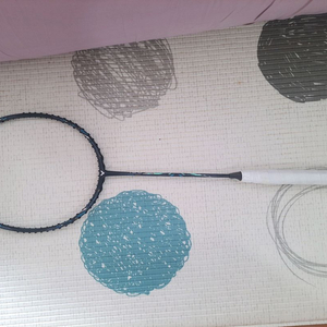 빅터 아우라스피드100X울트라 4U 배드민턴 라켓