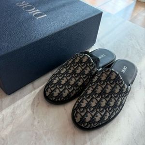 디올 오블리크 슬리퍼