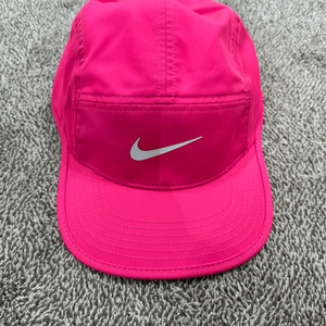 (새상품) 나이키 드라이핏 플라이 언스트럭처 스우시 볼캡 모자 판매합니다