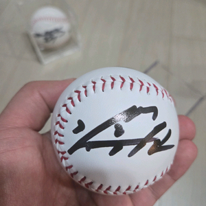 NC다이노스 김주원 선수 NC 로고 싸인볼