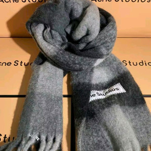 아크네 스튜디오 블랙 화이트 그레이 체크 스카프