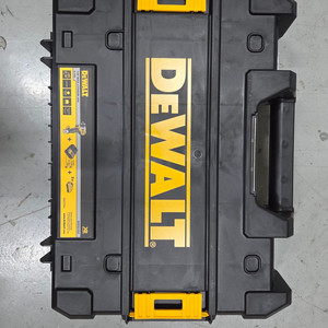 디월트 충전스크류드라이버 세트 (12V) 판매합니다. (미사용새제품)