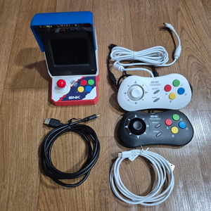 네오지오 미니 + 패드 컨트롤러 2개 + 미니 hdmi + usb 케이블
