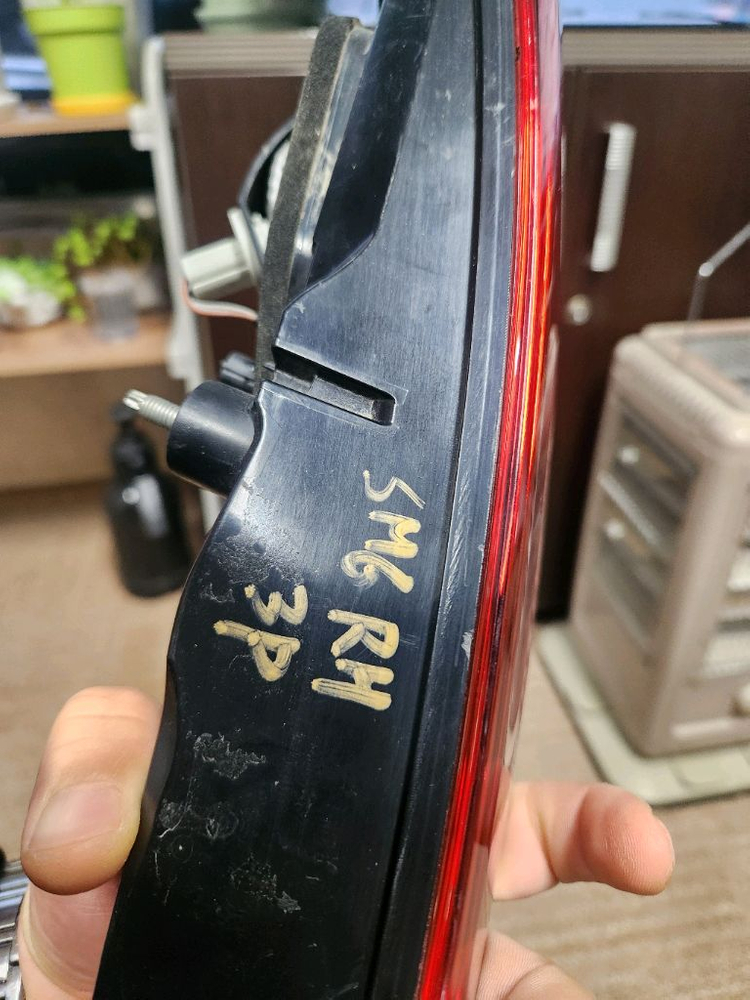 SM6 후미등 조식석 이미지