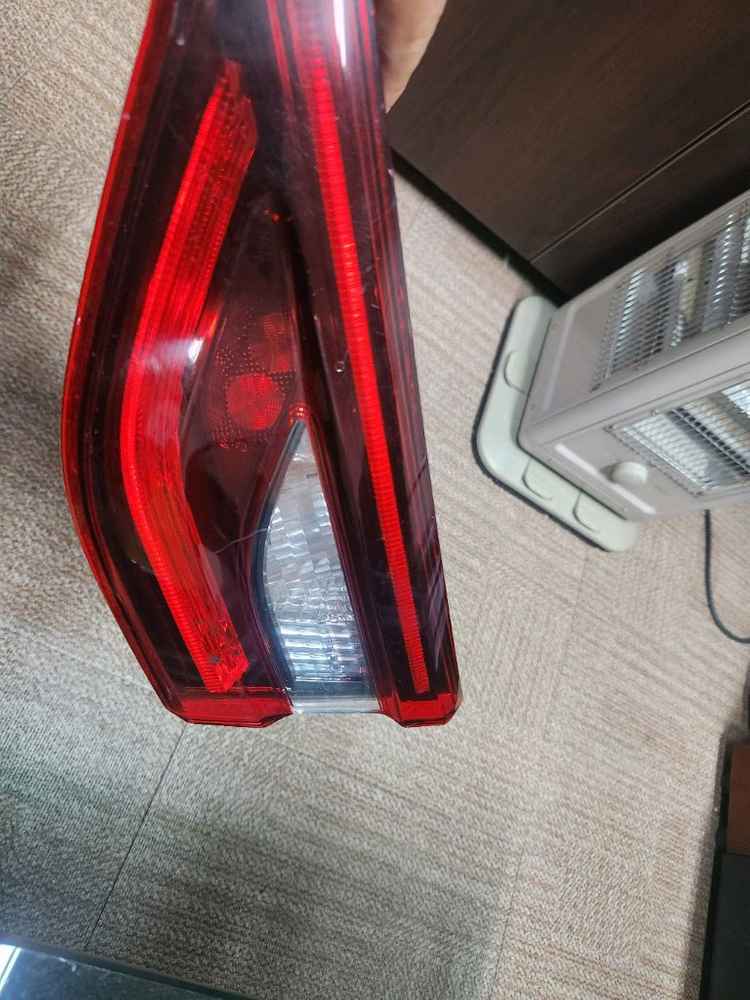 SM6 후미등 조식석 이미지