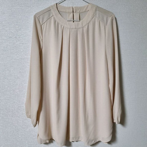 라운드넥 블라우스 66.77