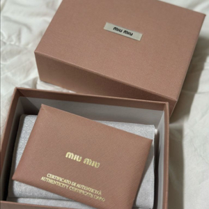 미우미우 3단 반지갑