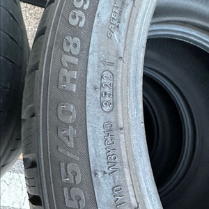 255-40-18 금호wp72 2본 판매